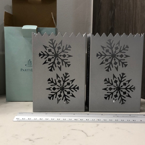 Retired Partylite Snowflake Luminaries - Picture 1 of 5